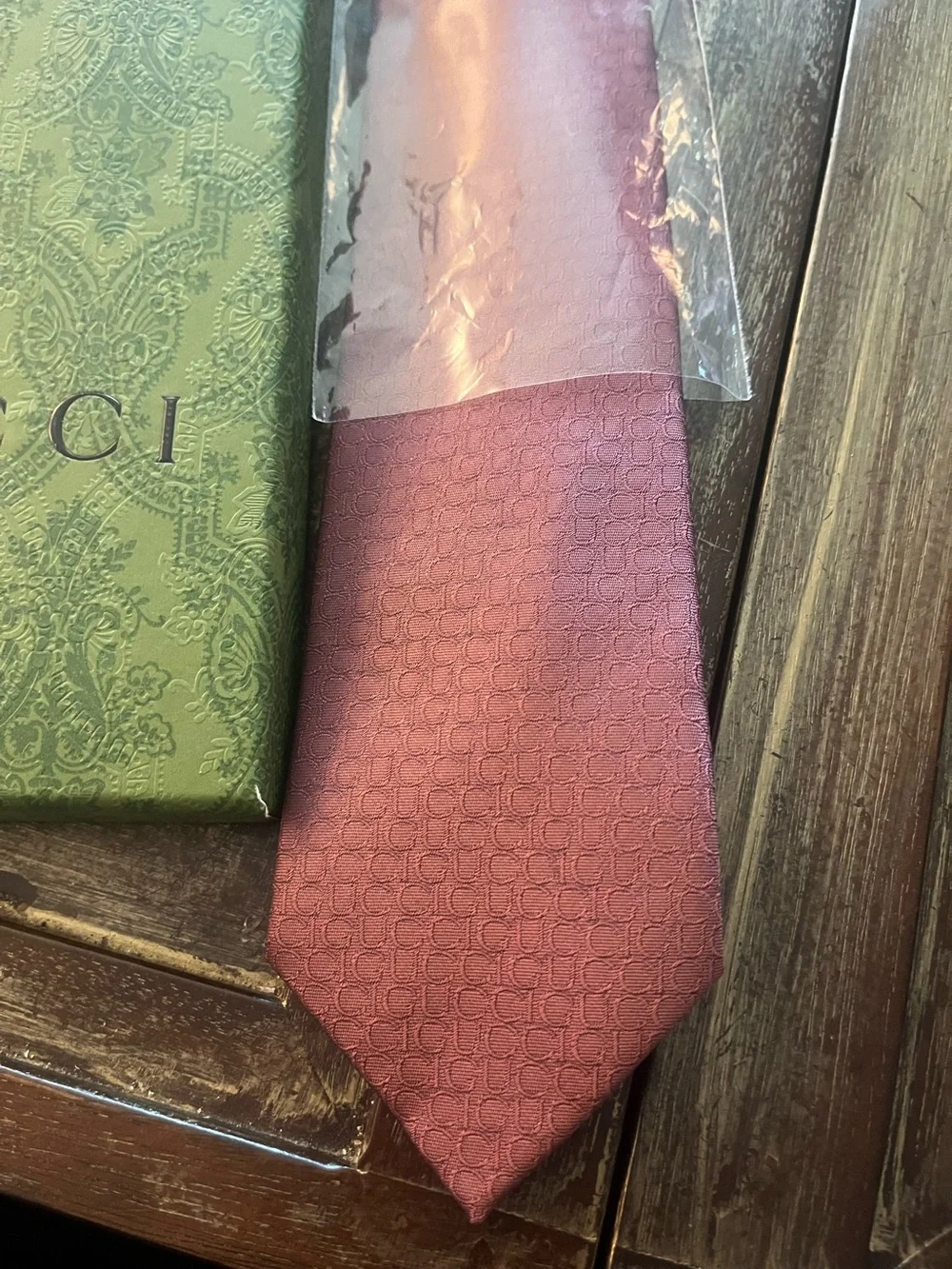 Gucci style Rose-Pink-plum tie  with Subtle Jacquard